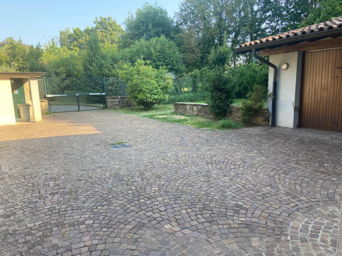 فيلا Cascina Cavalli Astino بيرغامو المظهر الخارجي الصورة
